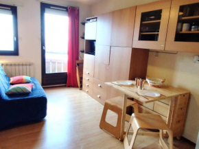 Studio rénové au pied des pistes avec balcon - FR-1-771-49